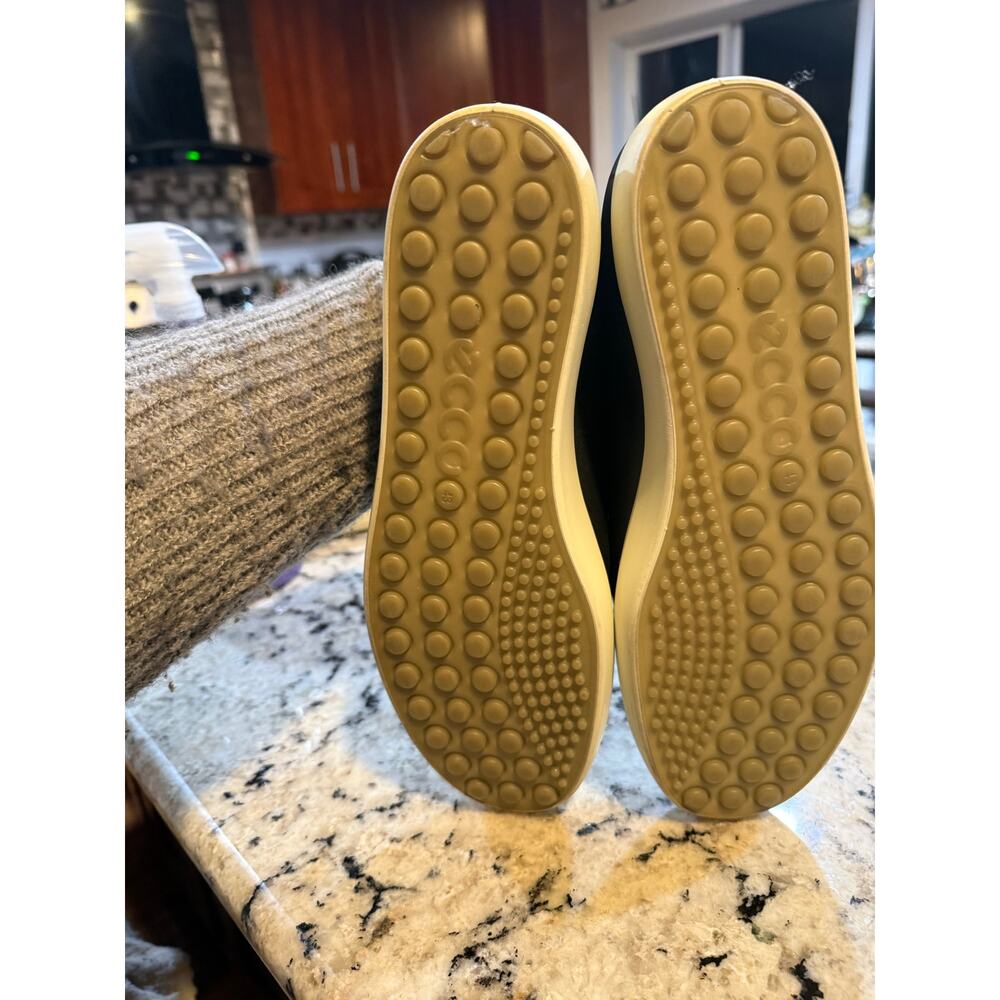 Ecco casual shoe; Women’s 11.5 - Picture 5 of 5